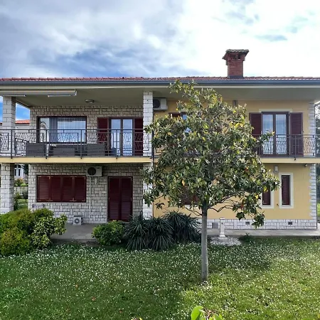 Magnolia Izola