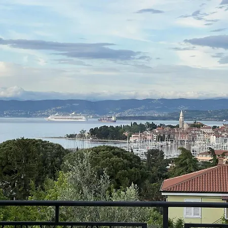 Magnolia * Izola