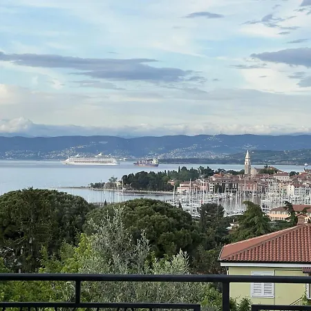 Magnolia * Izola